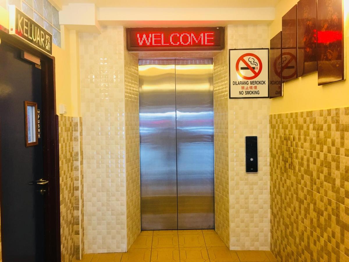 Coastal Park Hotel Malacca Bagian luar foto