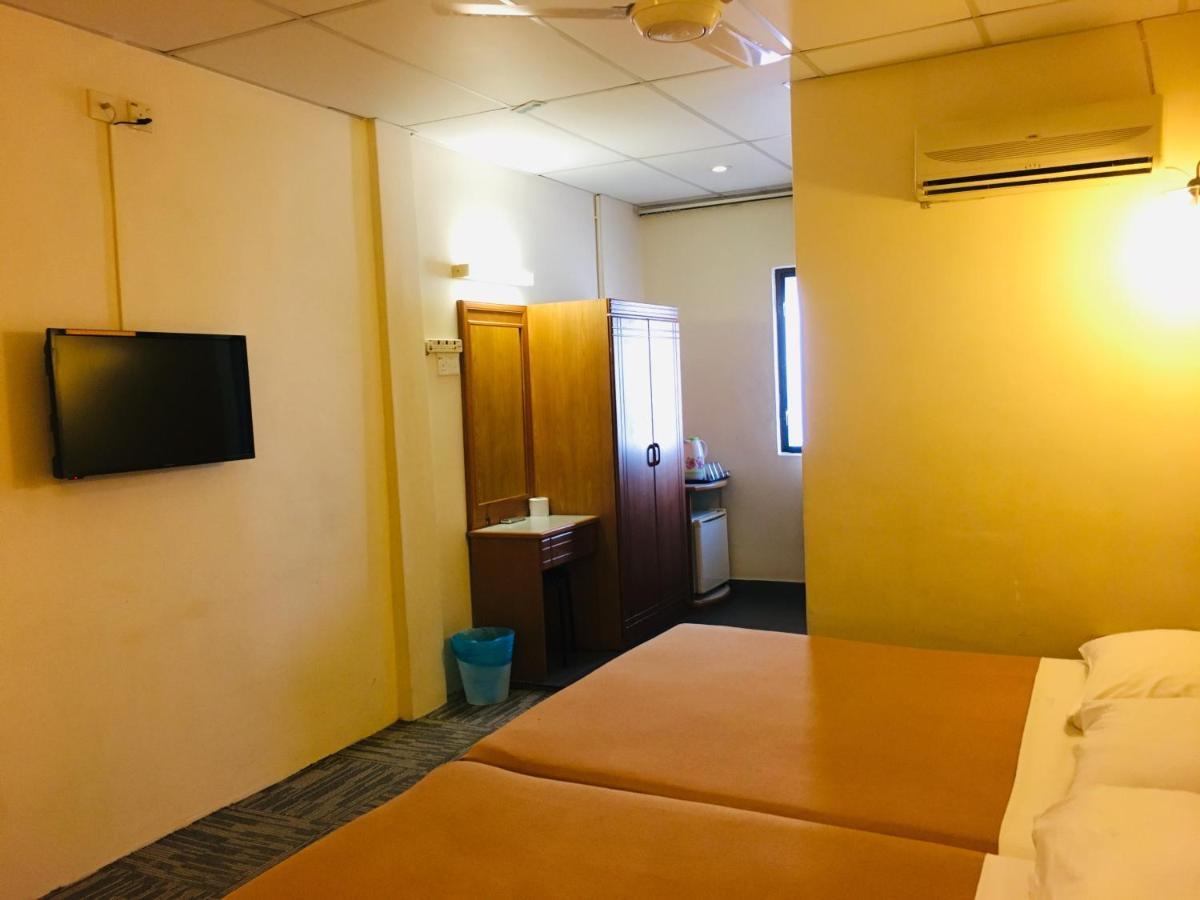 Coastal Park Hotel Malacca Bagian luar foto