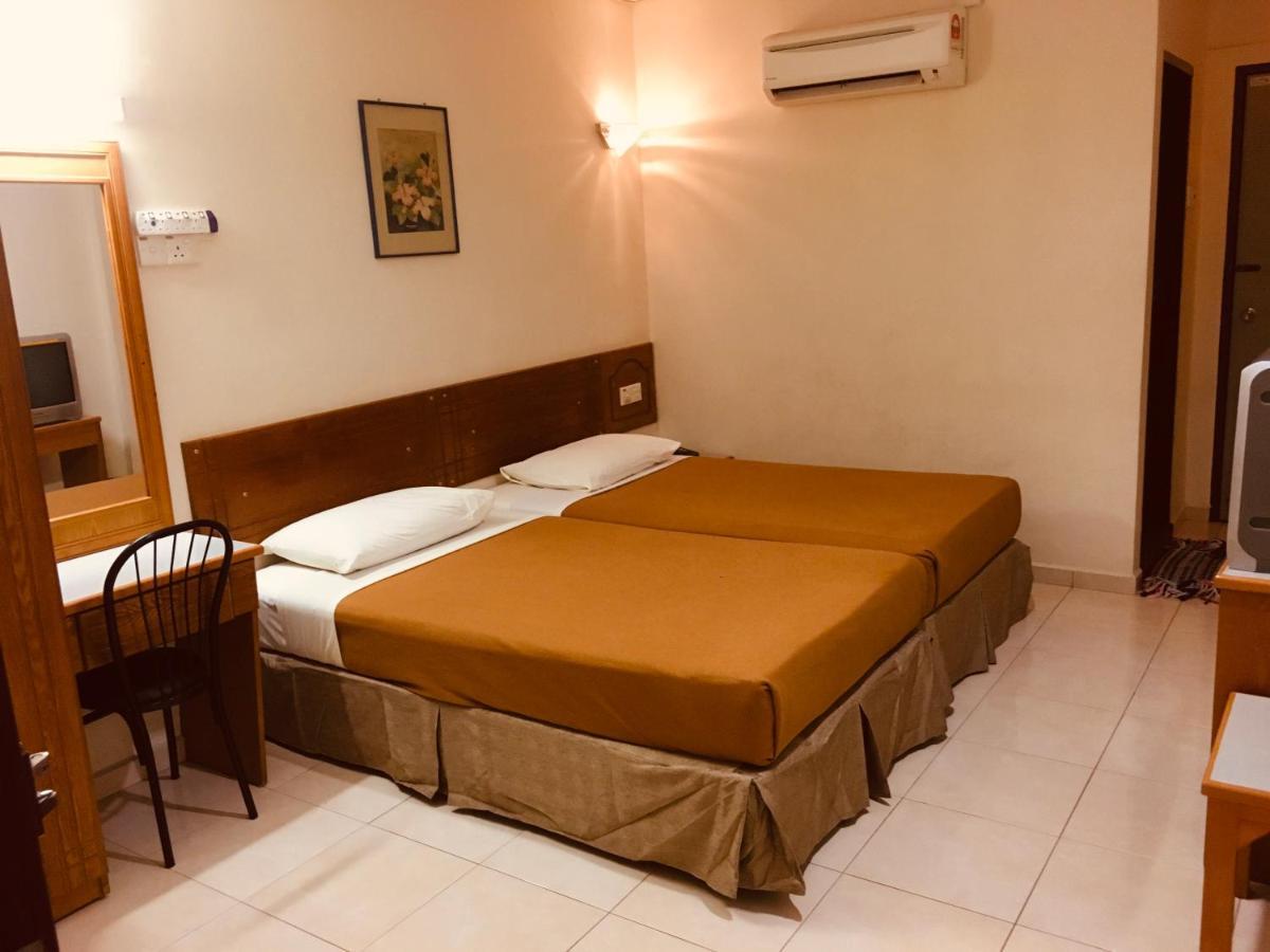 Coastal Park Hotel Malacca Bagian luar foto