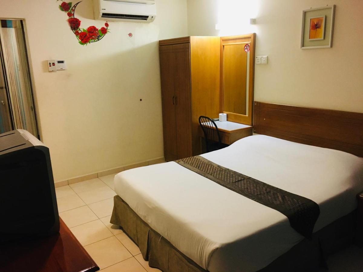 Coastal Park Hotel Malacca Bagian luar foto