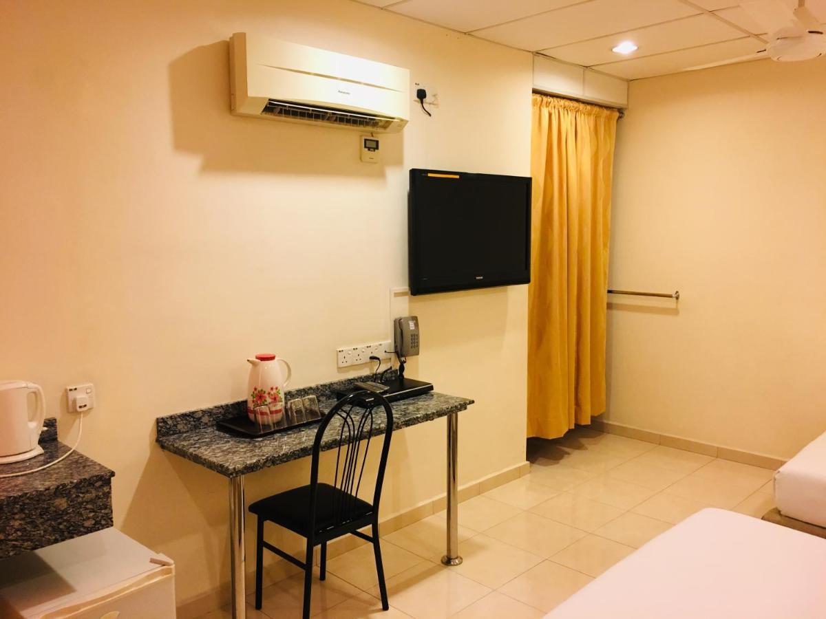 Coastal Park Hotel Malacca Bagian luar foto