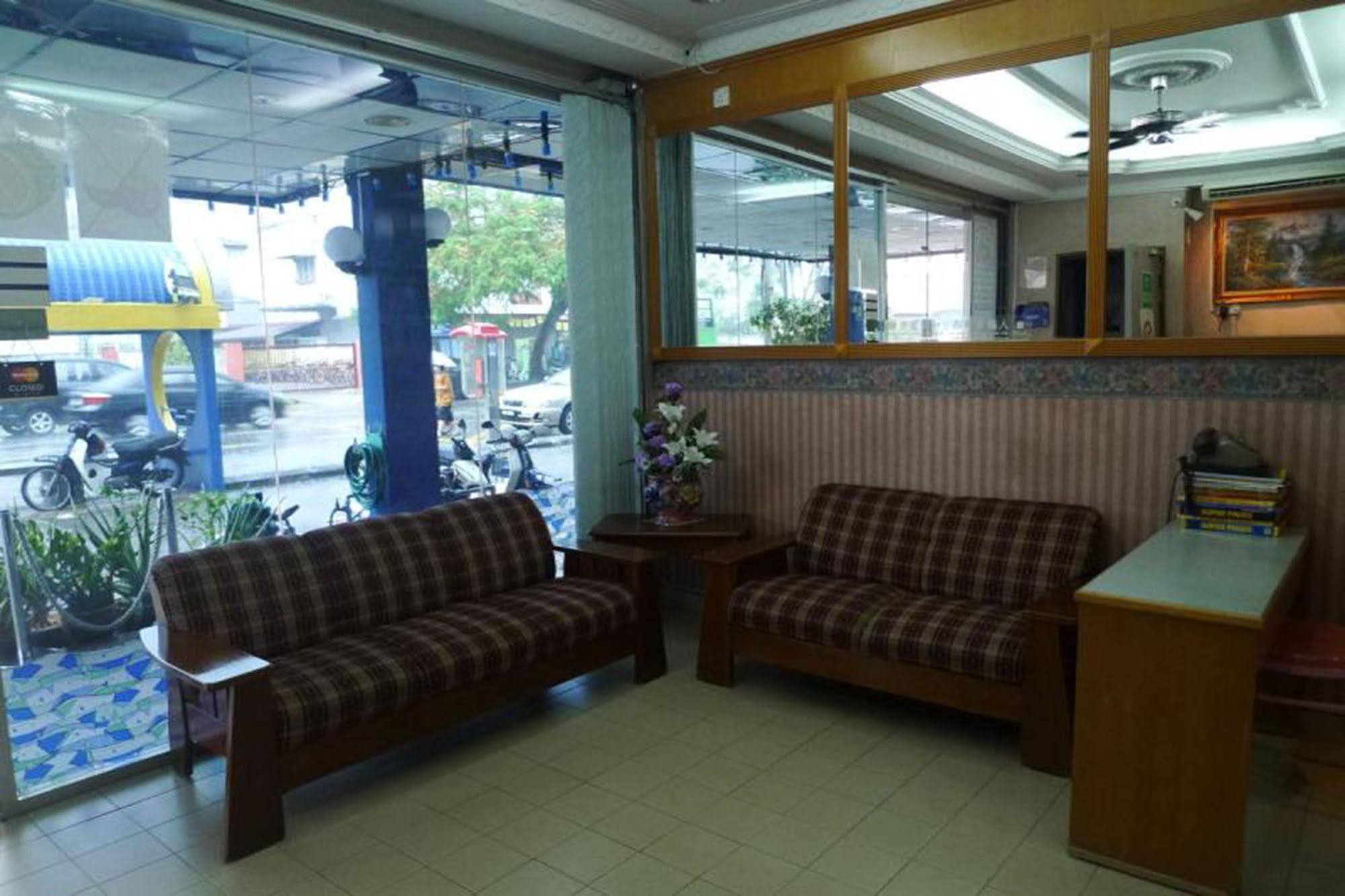 Coastal Park Hotel Malacca Bagian luar foto