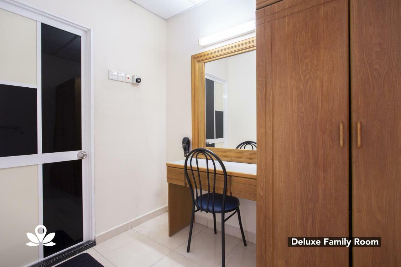 Coastal Park Hotel Malacca Bagian luar foto