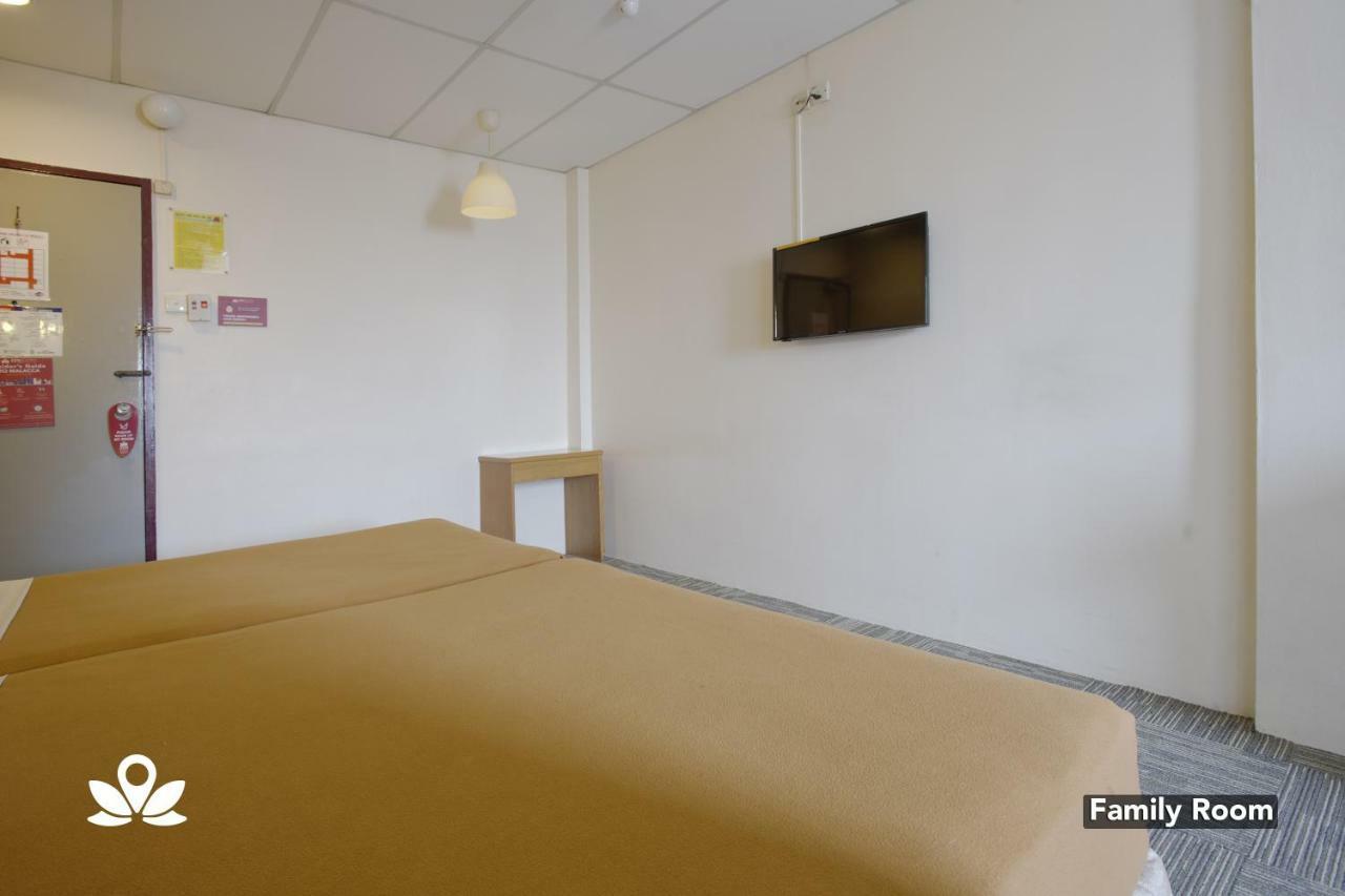Coastal Park Hotel Malacca Bagian luar foto