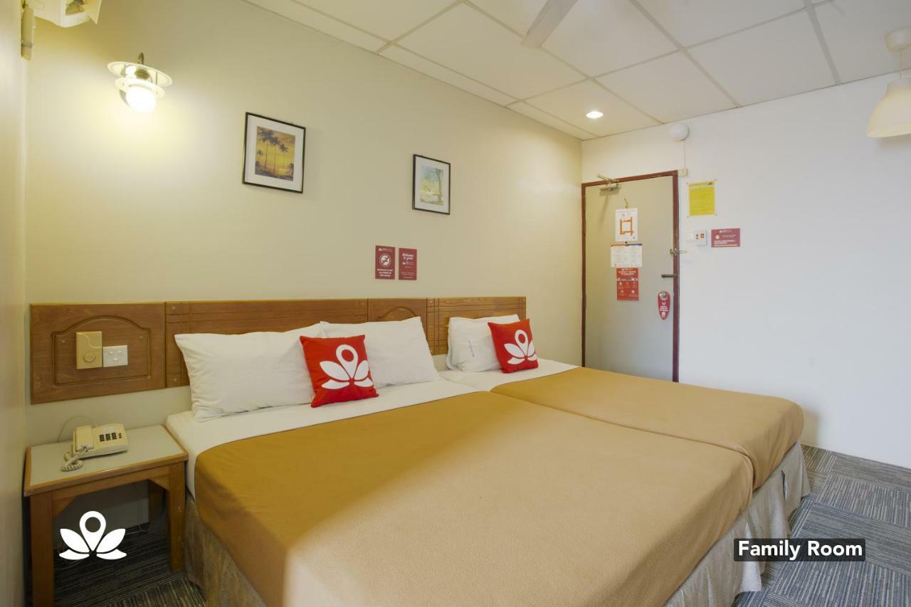 Coastal Park Hotel Malacca Bagian luar foto