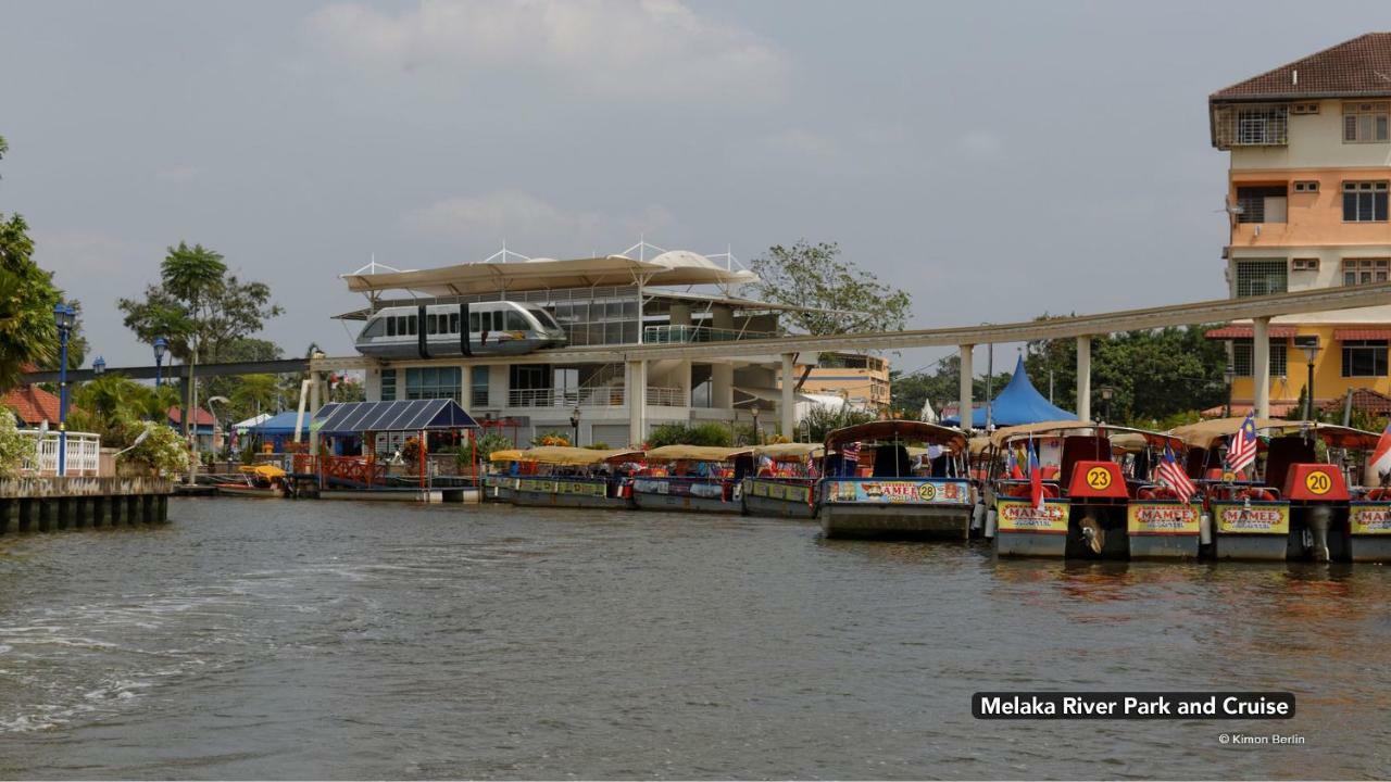 Coastal Park Hotel Malacca Bagian luar foto