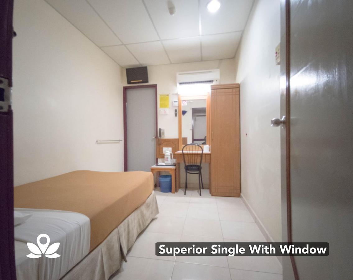 Coastal Park Hotel Malacca Bagian luar foto