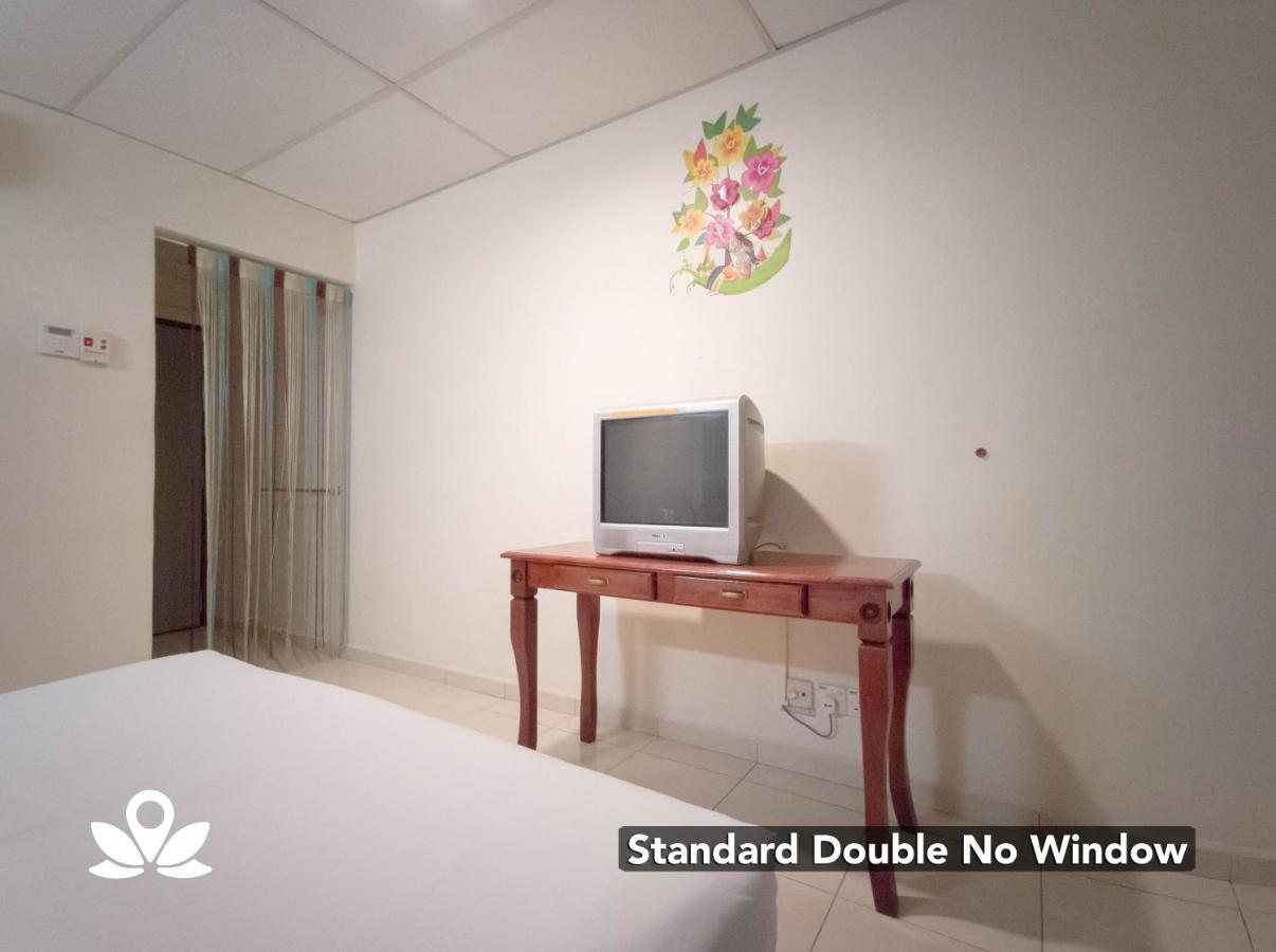 Coastal Park Hotel Malacca Bagian luar foto