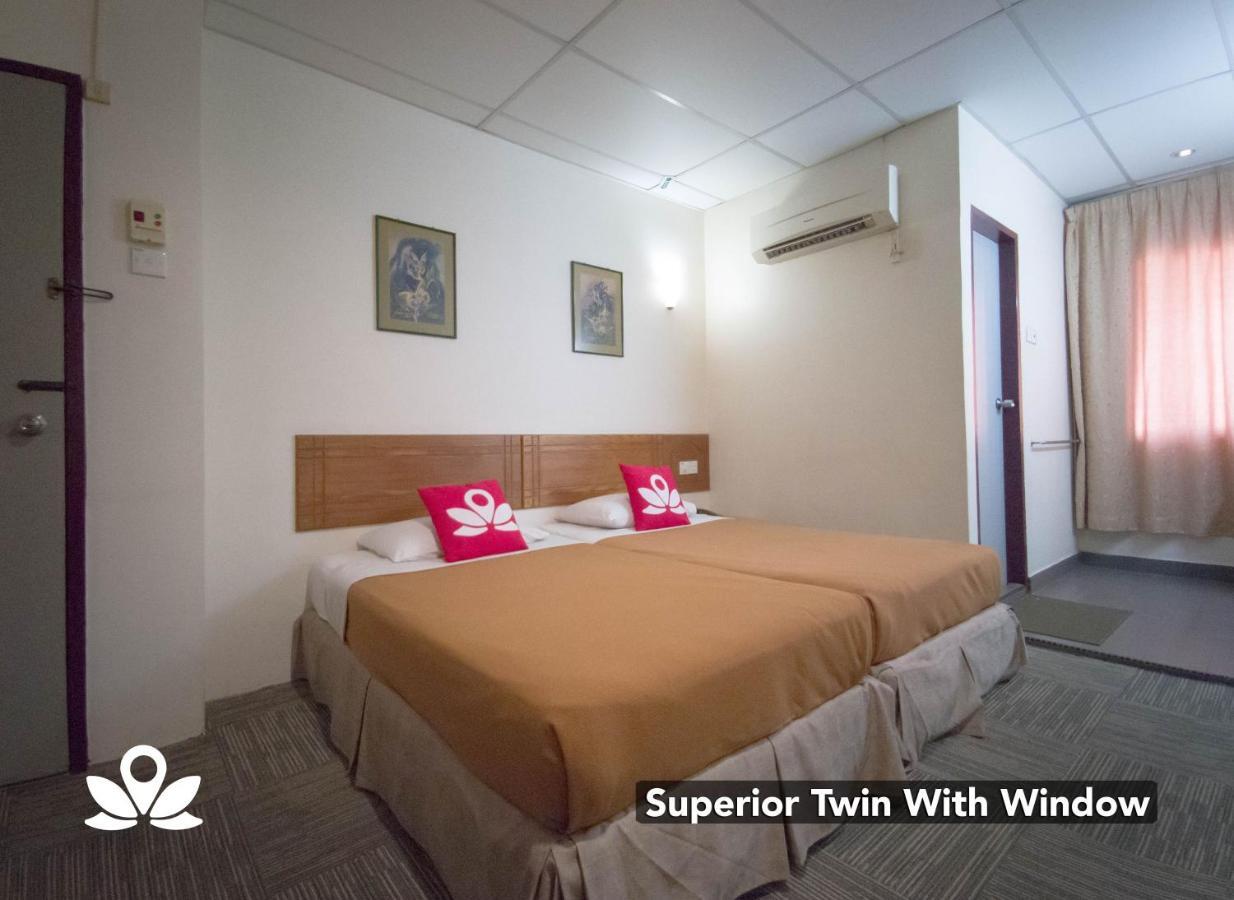 Coastal Park Hotel Malacca Bagian luar foto