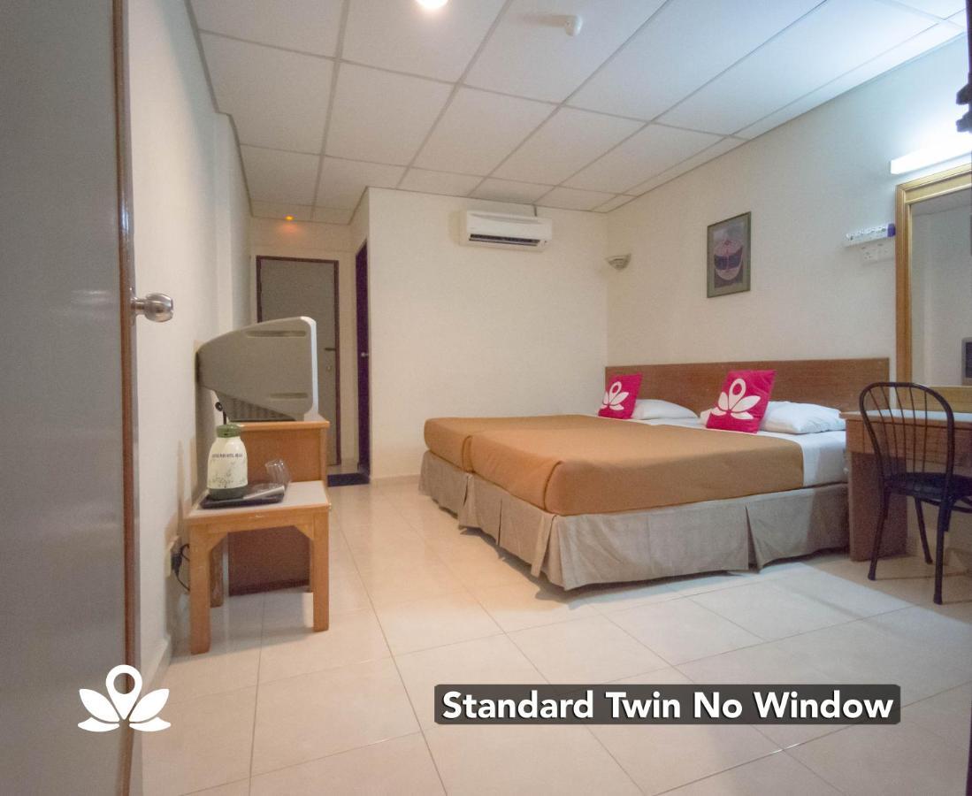 Coastal Park Hotel Malacca Bagian luar foto